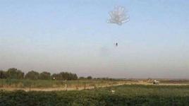 وحدة برق للبلالين الحارقة تطلق عدة بالونات