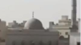 مؤذن من الكويت يبكي وهو يردد صلوا في رحالكم  