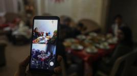 فيروس كورونا يفرق شمل عائلة الدغمة
