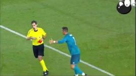 كريستيانو رونالدو يدفع الحكم بعد طرده كلاسيكو