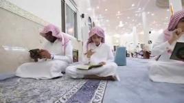 ذوو الاحتياجات الخاصة أثناء قراءة القرآن الكريم بالاشارات
