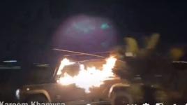 شبان يضرمون النار في جيب لقوات الاحتلال في رام الله 