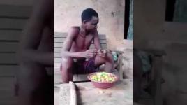 حرامي عقابه اكل كيلو فلفل حار