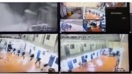 لحظة اقتحام وحدة "المتسادا"لقسم 15 بسجن عوفر والتنكيل بالاسرى