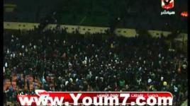 هجوم جماهير المصرى على لاعبى الأهلى