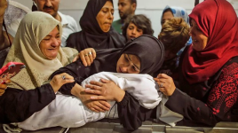 لحظات مؤثرة من وداع الطفلة الرضيعة ليلى الغندور