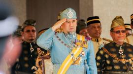 الملك سلطان محمد الخامس يتخلى عن الحكم