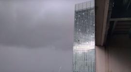 . أصوات مرعبة من ناطحة سحاب