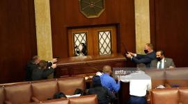 انصار ترامب يقتحمون الكونغرس 1.jpg