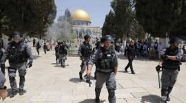 الاحتلال يعتقل فتاة فلسطينية بعد اقتحام الأقصى
