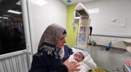 الأسير محمد القدرة يرزق بطفل من نطفة مهربة (2).jpeg