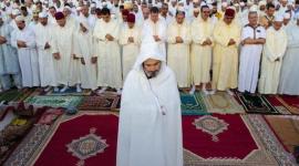 صلاة العيد في الجزائر.jpg
