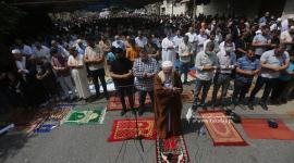 صلاة الجمعة أمام مقر الصليب الأحمر  تضامنًا مع الأسرى (43).JPG