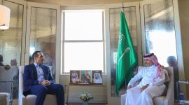 وزير الخارجية فيصل بن فرحان التقى نظيره القطي محمد بن عبد الرحمن آل ثاني.jpg