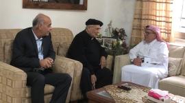 السفير العمادي في منزل الأب مانويل مسلم (2).jpg