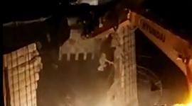 قوات الاحتلال تجبر مقدسيا على هدم منزله في رأس العامود