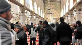 صلاة الفجر في المسجد الاقصى.jpg