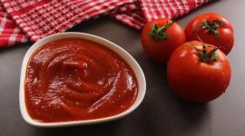 طريقة عمل الكاتشب في المنزل بطريقة سهلة وصحية.. خطوات ومكونات