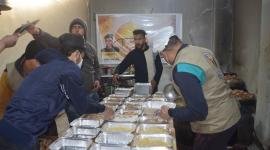 الجهاد توزع مئات وجبات الطعام على أهالي مخيم اليرموك بدمشق