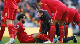 فيديو.. إصابة النجم محمد صلاح في مباراة برايتون اليوم