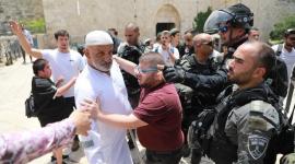 قوات الاحتلال تعتدي على المواطنين في القدس (2).jfif