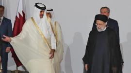 أمير قطر يصل إلى إيران ويلتقي رئيسي