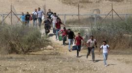 "يديعوت": اعتقال العمال الفلسطينيين سبب اكتظاظاً في سجون الاحتلال