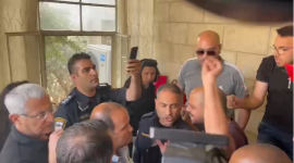 قوات الاحتلال تقتحم منزل شرين أبو عاقلة وتعتدي على المتواجدين بالقدس