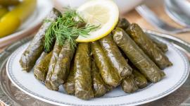 بالفيديو طريقة سهلة لعمل ورق العنب الفلسطيني في المنزل