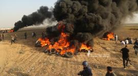 اشعال الإطارات المطاطية في منطقة ملكة شرقي القطاع