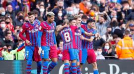 معلق مباراة برشلونة وأتلتيكو مدريد اليوم