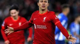 الإصابة تحرم ليفربول من لاعبه "ألكانتارا" أمام ريال مدريد