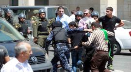 اعتداء الاجهزة الأمنية على المواطنين بالضفة.jpg