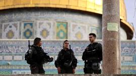 جنود الاحتلال يقتحمون المسجد الأقصى والقدس