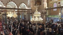 فلسطينيون يرددون تكبيرات العيد من المصلى القبلي بالأقصى