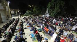 25 ألف مصلٍ يؤدون صلاتي العشاء وتراويح في الأقصى