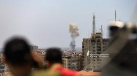 جيش العدو يواصل الغارات الجوية من الطيران الحربى على  قطاع غزة في خامس أيّام العدوان (2).JPG