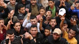 الشهيد القائد خليل البهتيني وزوجنه وبنته والقائد طارق عز الدين ونجله في تشييع جماهيري مهيب (25).JPG