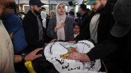 أبناء الشهيد القائد إياد الحسني خلال وداعه الذي اغتاله الاحتلال مع مرافقه في غزة مساء الجمع (3).jpeg
