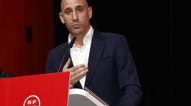 الفيفا يوقف رئيس الاتحاد الإسباني