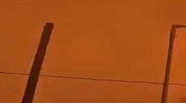 سماء اليونان برتقالي