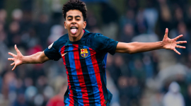 لامين يامال لاعب منتخب إسبانيا ونادي برشلونة