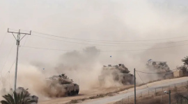 صورة لتحرك دبابات إسرائيلية في بداية الهجوم البري على جباليا