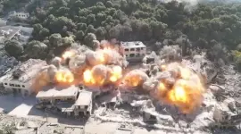 جانب من تفجير قوات الاحتلال منازل جنوب لبنان