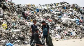 تراكم النفايات في مدينة غزة