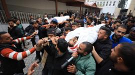 صور وداع شهيدين من عائلة أسليم ف المشفى الاهلى العربى بعد استهدافهم من طيران الاستطلاع شرق حى الشجاعية (13).JPG