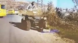 مستوطن يدهس فلسطيني أثناء الصلاة