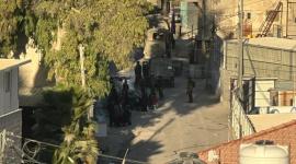 تحتجز مواطنين في الخليل