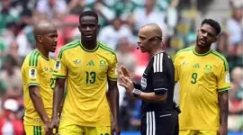 وفاة نجم منتخب جنوب إفريقيا جايدن آدامز