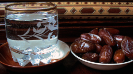 تمر وماء
